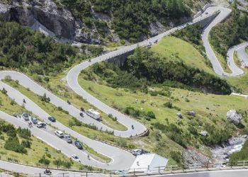 Stelvio Pass, Jalan Mahakarya dengan 48 Tikungan Sangat Tajam