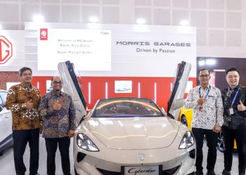 Pameran Cyberster dan MG4 EV di GIIAS Surabaya 2025