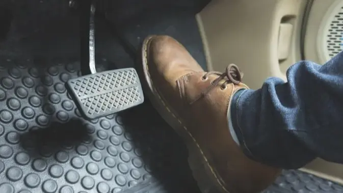 Mobil Brebet Saat Digas, Ketahui Penyebabnya dan Solusinya