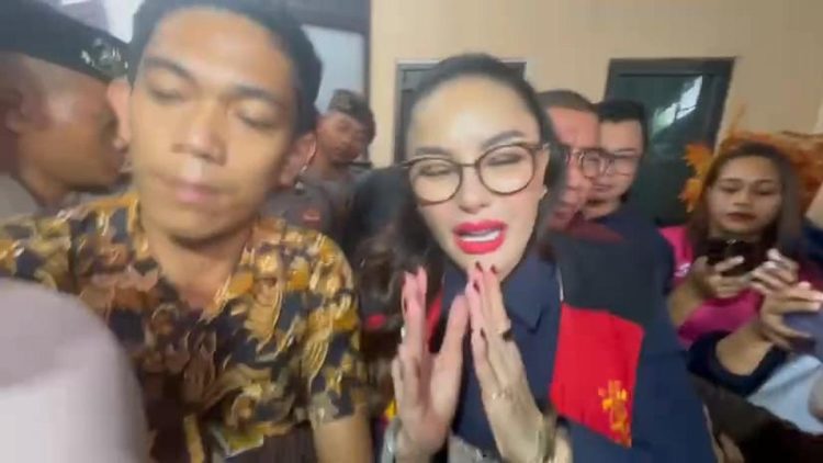 Nikita Mirzani Sebut Keterangan Saksi Meringankan dalam Kasus 4 Miliar yang Memalukan