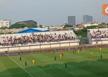 Hasil Liga Super: Persebaya Raih Kemenangan Pertama, Arema Terkunci oleh PSIM