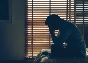 7 Fakta Menyeramkan Kebiasaan Scroll Sosmed Terlalu Lama Bisa Picu Depresi