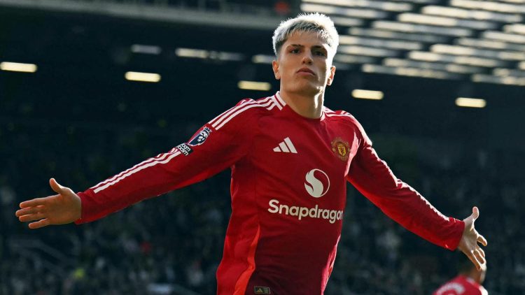 Alejandro Garnacho Tertangkap Kamera Pegang Vape dan Membuat Tato, Masa Depan di MU Suram