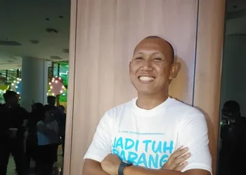 Oki Rengga Berperan Sebagai Pawang Hujan di Film Jadi Tuh Barang Hingga Subuh