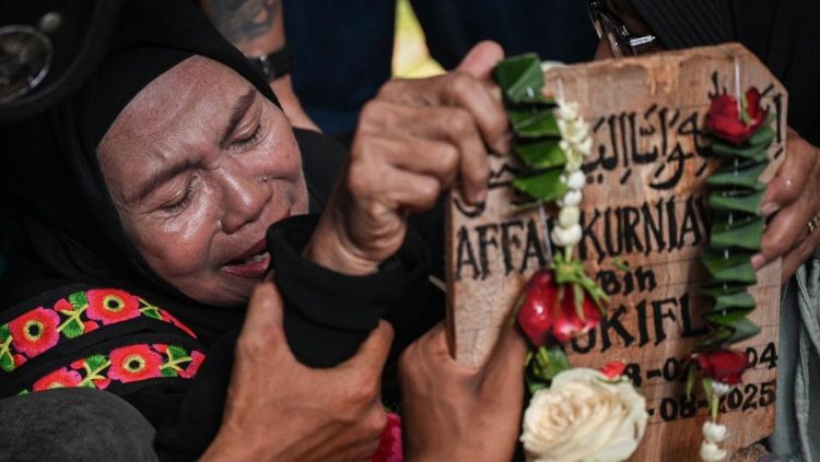 Santunan dan Beasiswa dari Bos serta Karyawan untuk Adik Affan