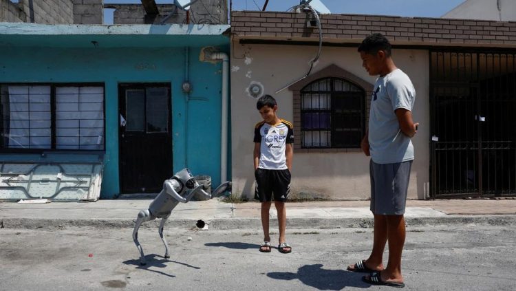Robot Anjing Waldog Ajak Manusia Peduli Terhadap Hewan