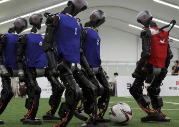 Aksi Menawan Robot Humanoid Mengolah Bola Kulit