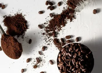 Manfaat Kopi untuk Perawatan Rambut Menutupi Uban dan Menjaga Kesehatan Kulit Kepala