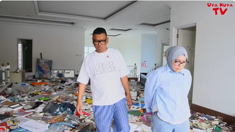 7 Foto Uya Kuya Masuk Rumah Usai Dikeroyok Massa Dalam Kondisi Memprihatinkan