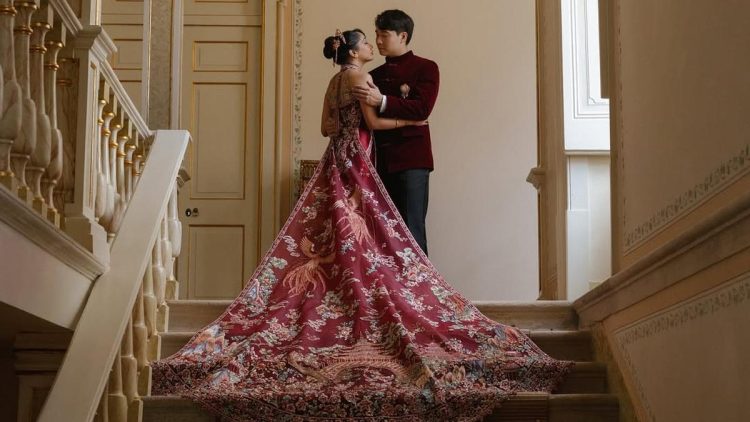 Uncle Roger Kenakan Busana Desainer Indonesia Saat Menikah dan Tampil di Vogue