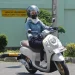 Tips Nyaman dan Aman Naik Motor untuk Wanita Berhijab dengan Risiko Minim