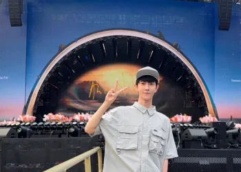 Ibu Mendiang Menglong Bantah Spekulasi, Sebut Putranya Jatuh Setelah Minum Alkohol