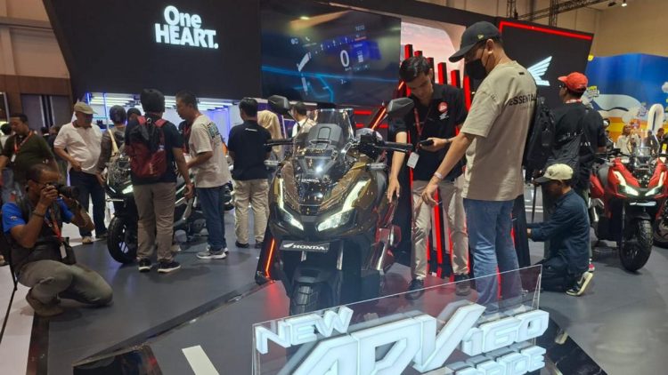 Honda ADV160 dan Motor Listrik Meriahkan Booth AHM di IMOS 2025