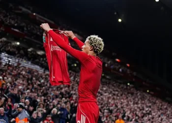 Ekitike Minta Maaf Usai Terima Kartu Merah