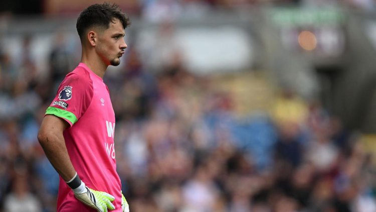 Donnarumma atau Trafford Menebak Kiper Man City di Derby Melawan Man United