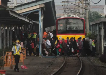 Kualitas Udara Jakarta Terburuk Kedua di Indonesia Warga Disarankan Menggunakan Masker