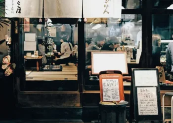 Aplikasi yang Berusaha Mengubah Budaya Pemberian Tip untuk Pelayan Restoran di Jepang