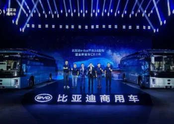 Peluncuran Bus Listrik Pertama di Dunia dengan Arsitektur 1.000 Volt