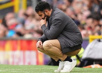 Fans Manchester United Kecam Ruben Amorim Usai Ambil Keputusan Aneh dalam Derby