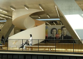 3 Berita Terbaru: Bandara Internasional Hong Kong Sediakan Tur Wisata Kota Gratis untuk Penumpang Transit