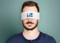 4 Cara Mengenali Seseorang Berbohong Menurut Ahli Perilaku