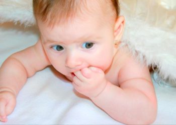 Mengapa Bayi Mengucek Mata Ketika Mengantuk? Simak Penjelasan Ahli