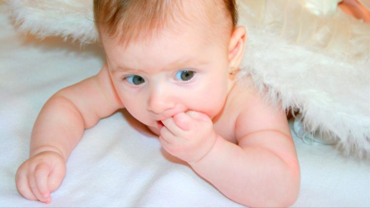 Mengapa Bayi Mengucek Mata Ketika Mengantuk? Simak Penjelasan Ahli