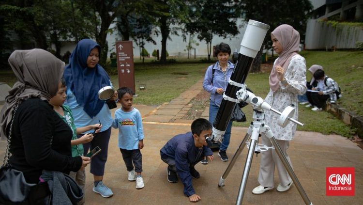 Belajar Sambil Bermain di Festival Astronomi Jakarta