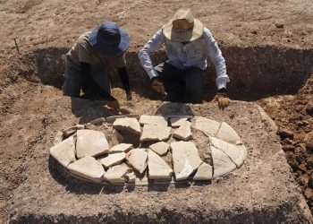 Makam Kuno 2000 Tahun Terbongkar karena Kekeringan