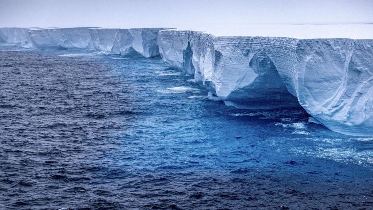 Gunung Es Raksasa Pecah, Ilmuwan Cemaskan Dampak Berbahaya