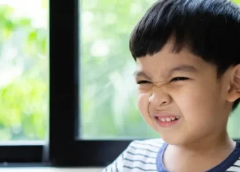 Ciri-Ciri Anak dengan Mata Minus yang Sering Tidak Disadari Orangtua