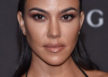 Kourtney Kardashian Rilis Lolipop Rp 99 Ribu untuk Kesehatan Vagina