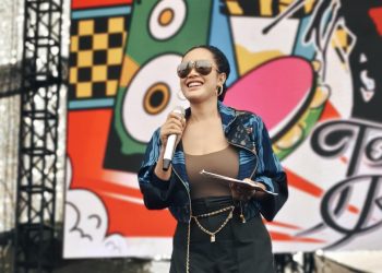 Shinta Bachir Kembali ke Panggung Sebagai MC Festival Gembira di Depan Ribuan Penonton
