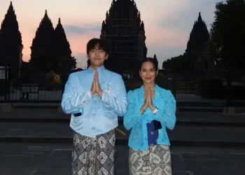 6 Foto Ji Chang Wook Kenakan Beskap Jawa Saat Syuting Bersama Pevita Pearce di Prambanan