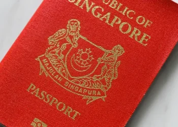 Paspor Terkuat 2025 Dipegang Singapura, Indonesia Turun 4 Peringkat di Indeks Paspor