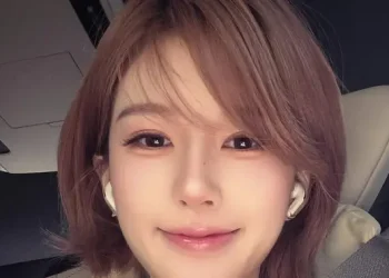 Zhao Lusi Kalahkan Dilraba Dilmurat Sebagai Ratu Media Sosial Tiongkok