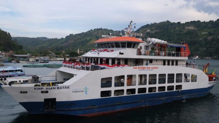 Tarif Kapal Ferry Rute Ajibata Ambarita Penghubung Danau Toba dan Samosir