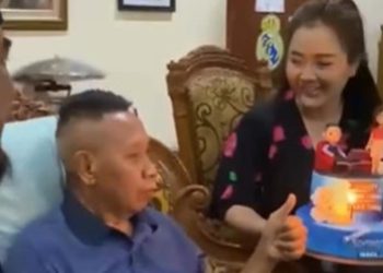 6 Gambar Terkini Tukul Arwana, Hadiah Ulang Tahun ke-62 dari Sahabat Setia
