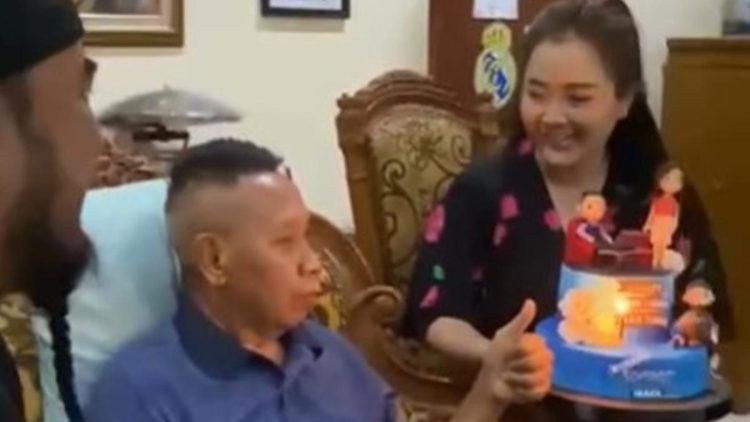 6 Gambar Terkini Tukul Arwana, Hadiah Ulang Tahun ke-62 dari Sahabat Setia