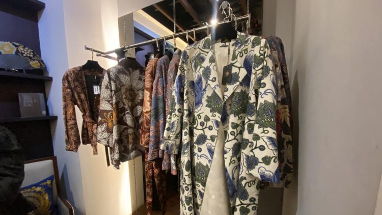 Top 3 Berita Hari Ini: 6 Batik Mewah Indonesia, Menjaga Warisan dan Keanggunan Klasik