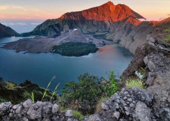 Harga Tiket Masuk Gunung Rinjani Resmi Naik Mulai 3 November 2025