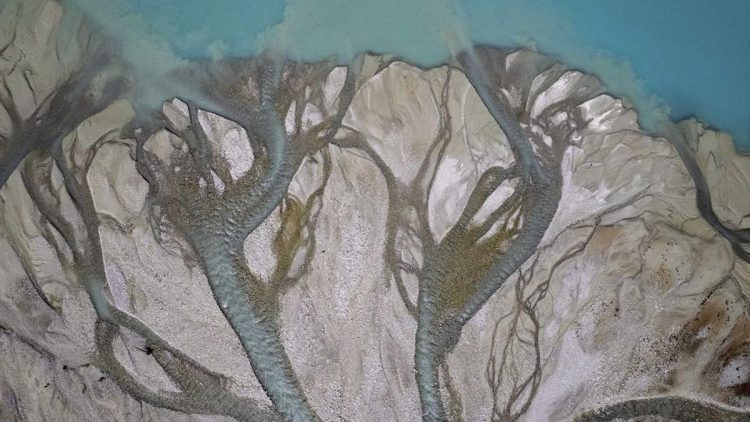 Gelombang Panas Penyebabkan Pencairan Gletser di Pegunungan Alpen