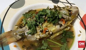 Resep Ikan Kukus dengan Bumbu Lokal ala Thailand yang Lezat