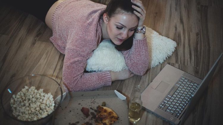 7 Makanan yang Ternyata Dapat Memicu Stres secara Diam-diam