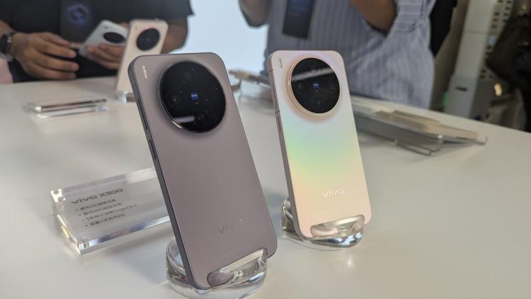 Peluncuran Resmi X300 Series, Apa Saja Fitur Terbarunya?