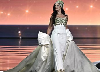 Wakil Palestina Nadeen Ayoub Kenakan Gaun Bergambar Masjid Al-Aqsa di Miss Universe 2025