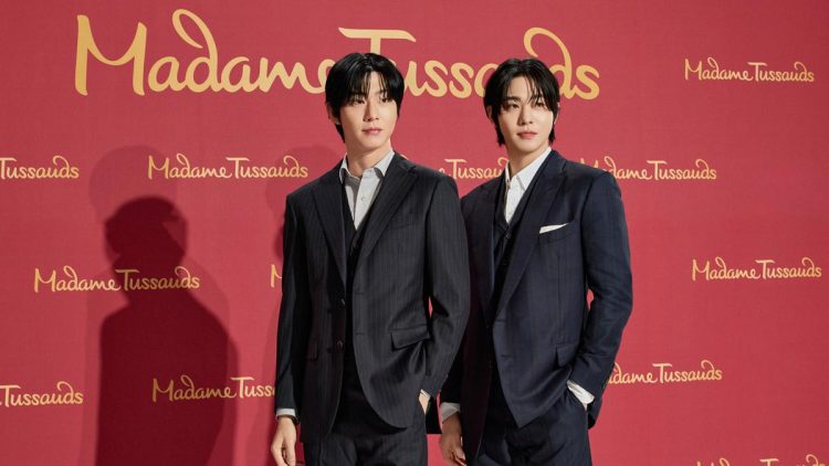 Ahn Hyo Seop Berpose Bersama Patung Lilinnya di Madame Tussauds Singapura