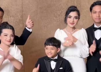 Pemotretan Terbaru Keluarga, Gaya Rambut Ashanty yang Menarik Perhatian