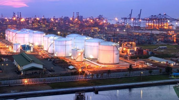 Harga Minyak Turun Terkait Aksi Jual Panik di Pasar Uang Global