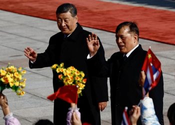 Jalan di Karpet Merah saat Raja Thailand Bertemu Xi Jinping di Beijing